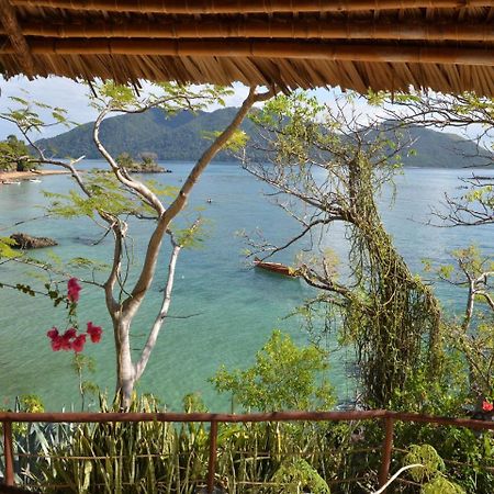 Auberge Le Maki Lodge Ampangorinana Екстер'єр фото